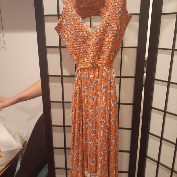 Summer dress - Picture 1 of 2